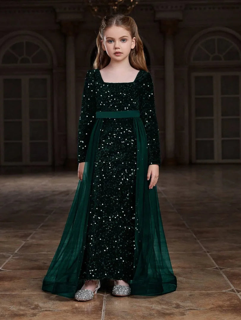 Front view of the beautiful green girls' long sleeve bodycon dress, showcasing its fitted silhouette and elegant style.